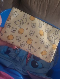 Winnie the pooh zipper bag