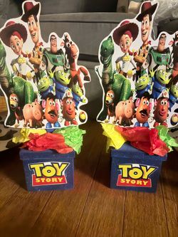 2 Toy Story Center pieces