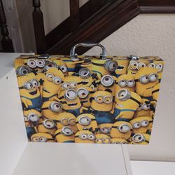 Minnions Coloring Breifcase / maletin para colorear para niños 
