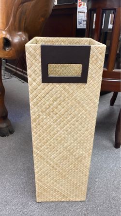 Umbrella Stand Pandan Leaves