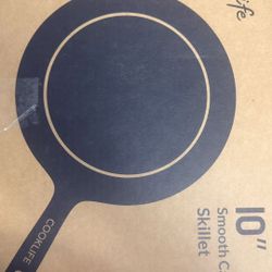 cast iron skillet 10” New