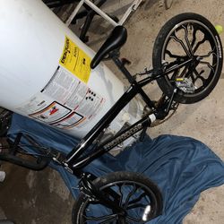 Mongoose Trick Bike Tricks On The Back Just Need A New Back Tire In Some Oil On Chain Perfect For A 10 To14 Bike
