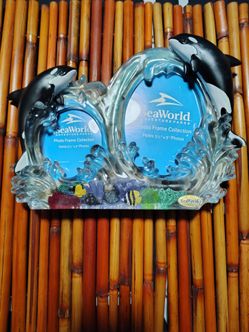Brand new SeaWorld Adventure Parks 3D Killer Whale/Orca Double Photo Frame