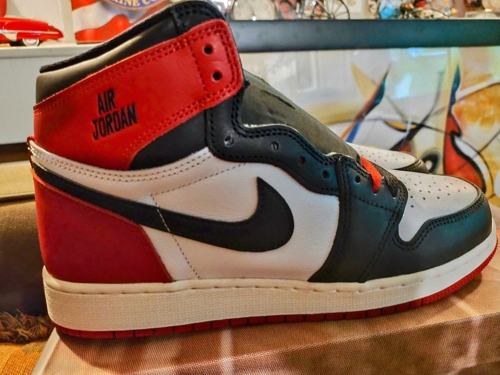 Air Jordan 1 High Retro OG Black Toe 7Y 8.5W
