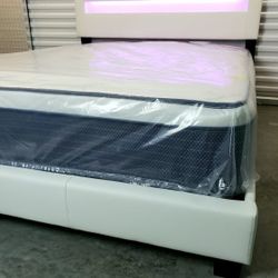 NEW QUEEN PILLOW TOP MATTRESS and BOX SPRING. Bed frame not included 👍
