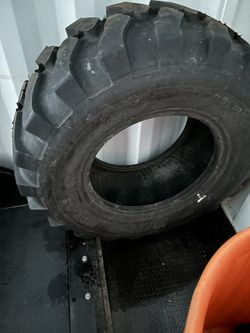 one loader tire. 16/17/20. titan.