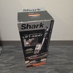 Shark Duo Clean above floor Lift Away vacuum new!