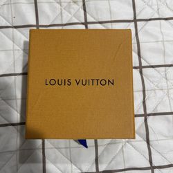Luis Vuitton LV Initial Belt 