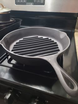 Vintage 3-notch Lodge Cast Iron Grill Pan No 9