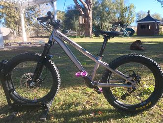 Kids Commencal 20in Bike
