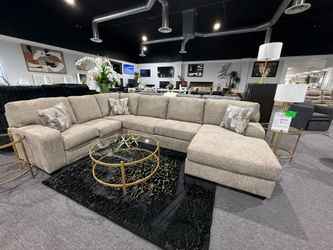 SECTIONAL WITH PULL OUT BED
