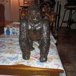 🦍 Gorilla Statue. Decoration. $5.