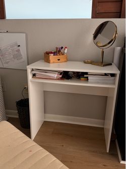 White Desk/ Vanity