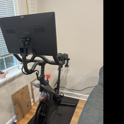 Peloton 3rd Generation Indoor Bike (PLTN-RB1VQ)