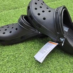 Crocs unisex-adult classic clogs (Black) Size 4m/6w to 11m/13w
