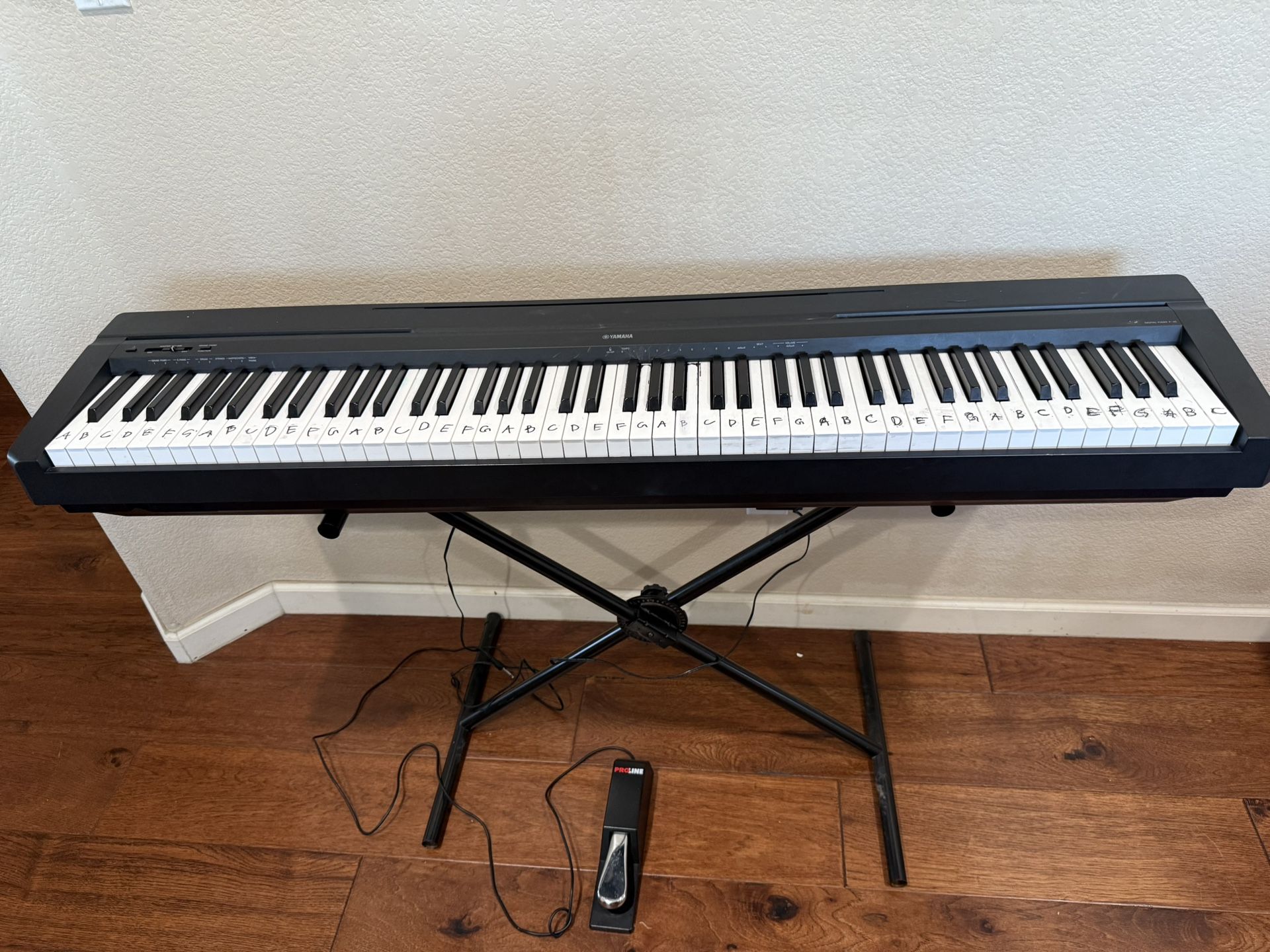 Yamaha Keyboard With Piano