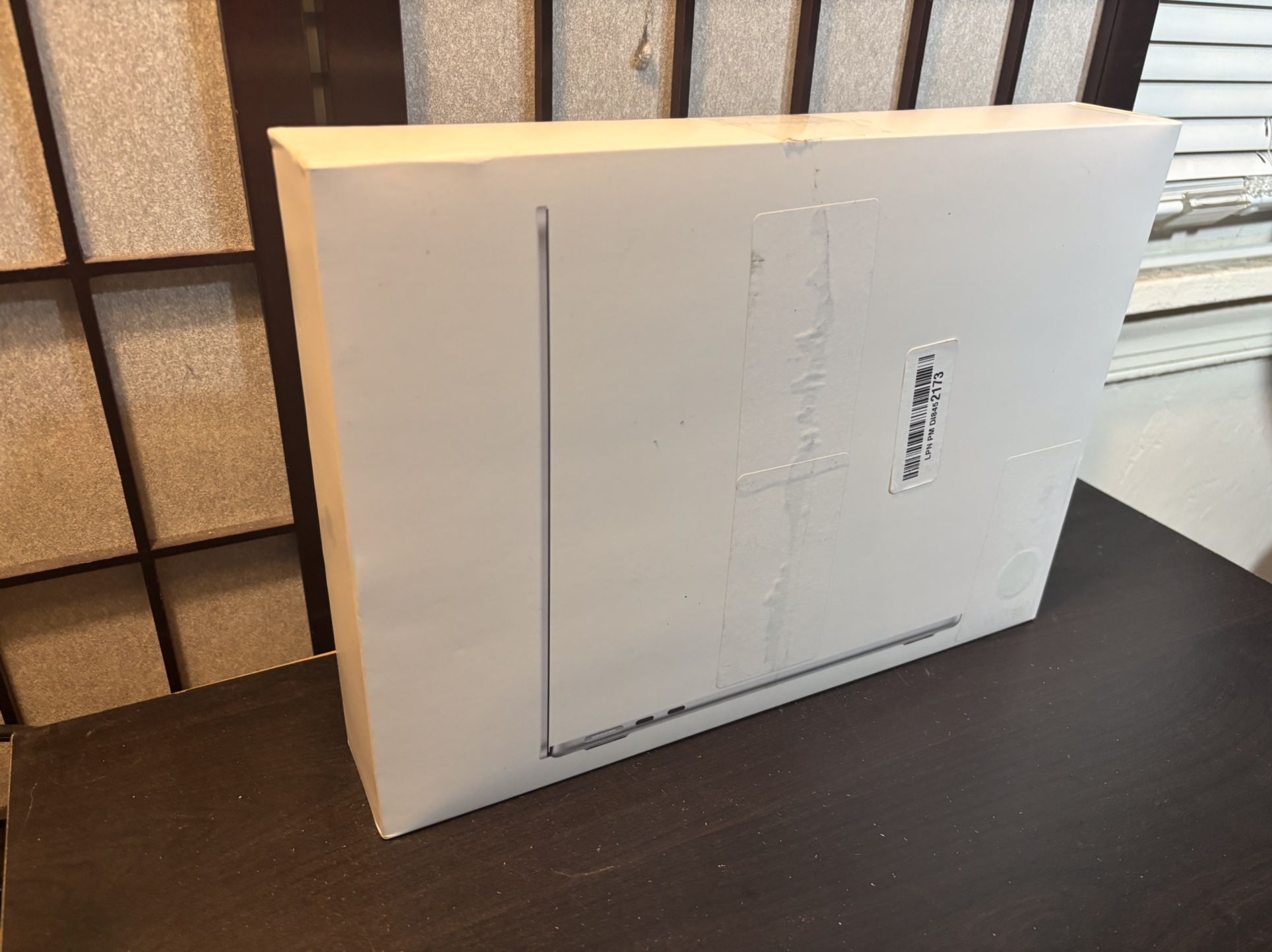 Apple 2022 MacBook Air M2 Chip 13-inch, 8GB RAM, 512GB SSD Storage, Silver OPEN BOX MINT CONDITION