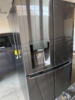LG Door-in-Door Smart Fridge 30 cu. ft. – BRAND NEW COMPRESSOR!