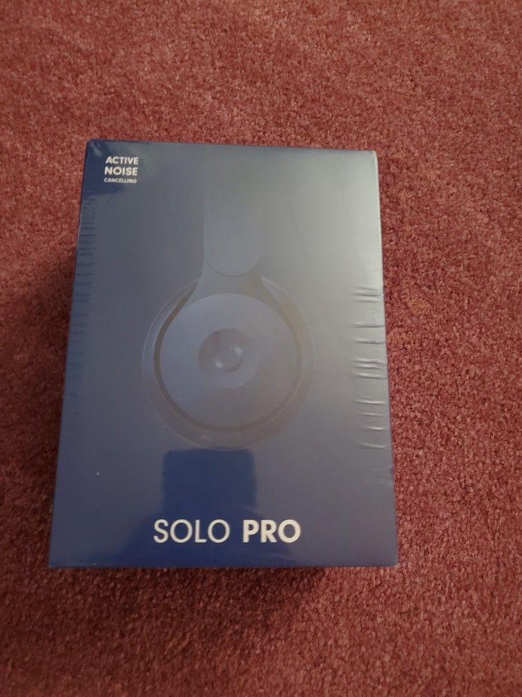 Beats Solo Pro Matte Blue Wireless Headphones 