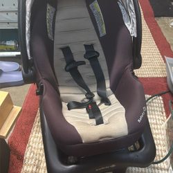 Safety 1st Infant Car Seat With Matching Base And Stroller 