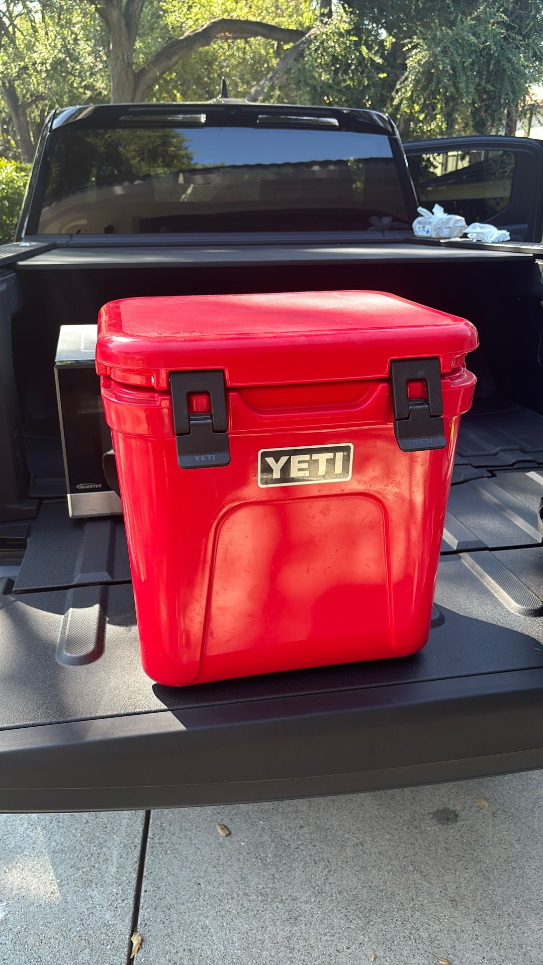 Yeti 24 Hard Cooler Red