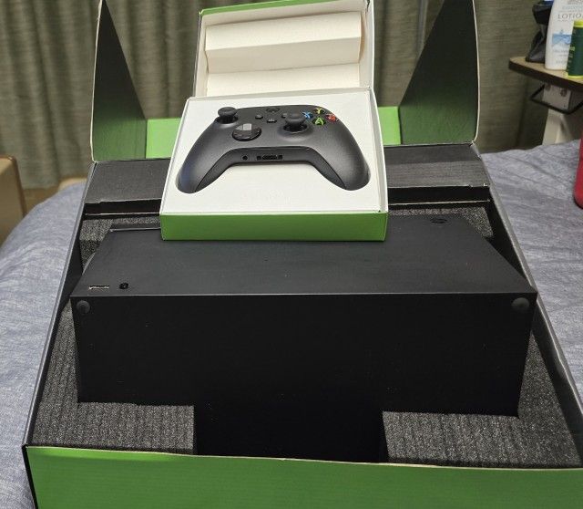 Xbox Series X (Used) Controller (New)