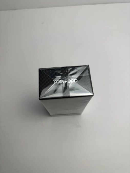 Tom Ford Oud Wood Eau De Parfum Spray 3.4oz