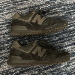 Black New Balance 574 shoes (size: 10M)