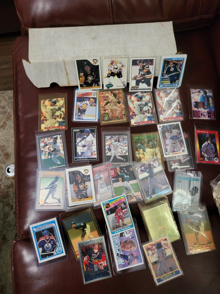 Trading Cards Collection 