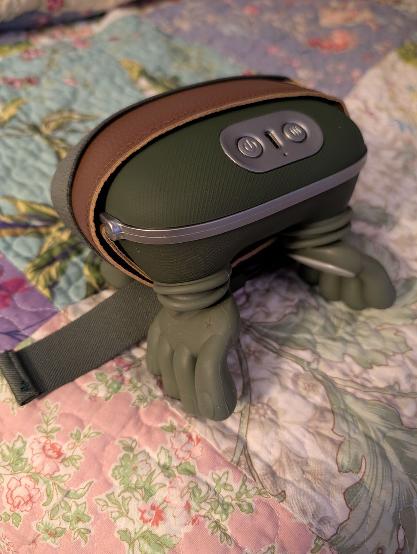 Automatic neck and shoulder massager