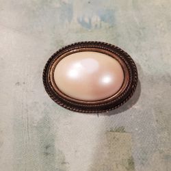Vintage Brooch 