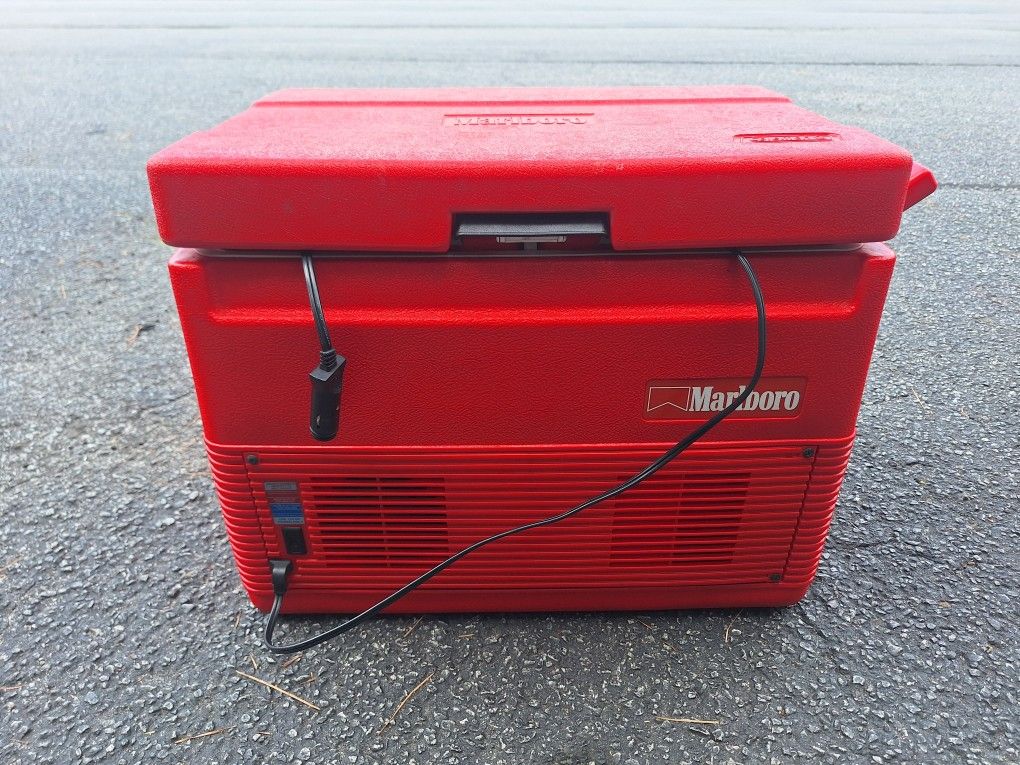 Portable Cooler. Refry Portable. 