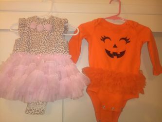 2 baby tutus like new. Size 6-9 months.