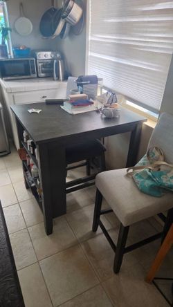 Dining Table with Bar Stools