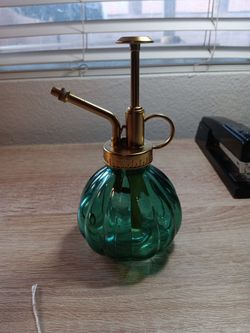Glass Plant Mister Spray Bottle, I have 2 of them. Green and Pink. ( Please Refer to Picture's)