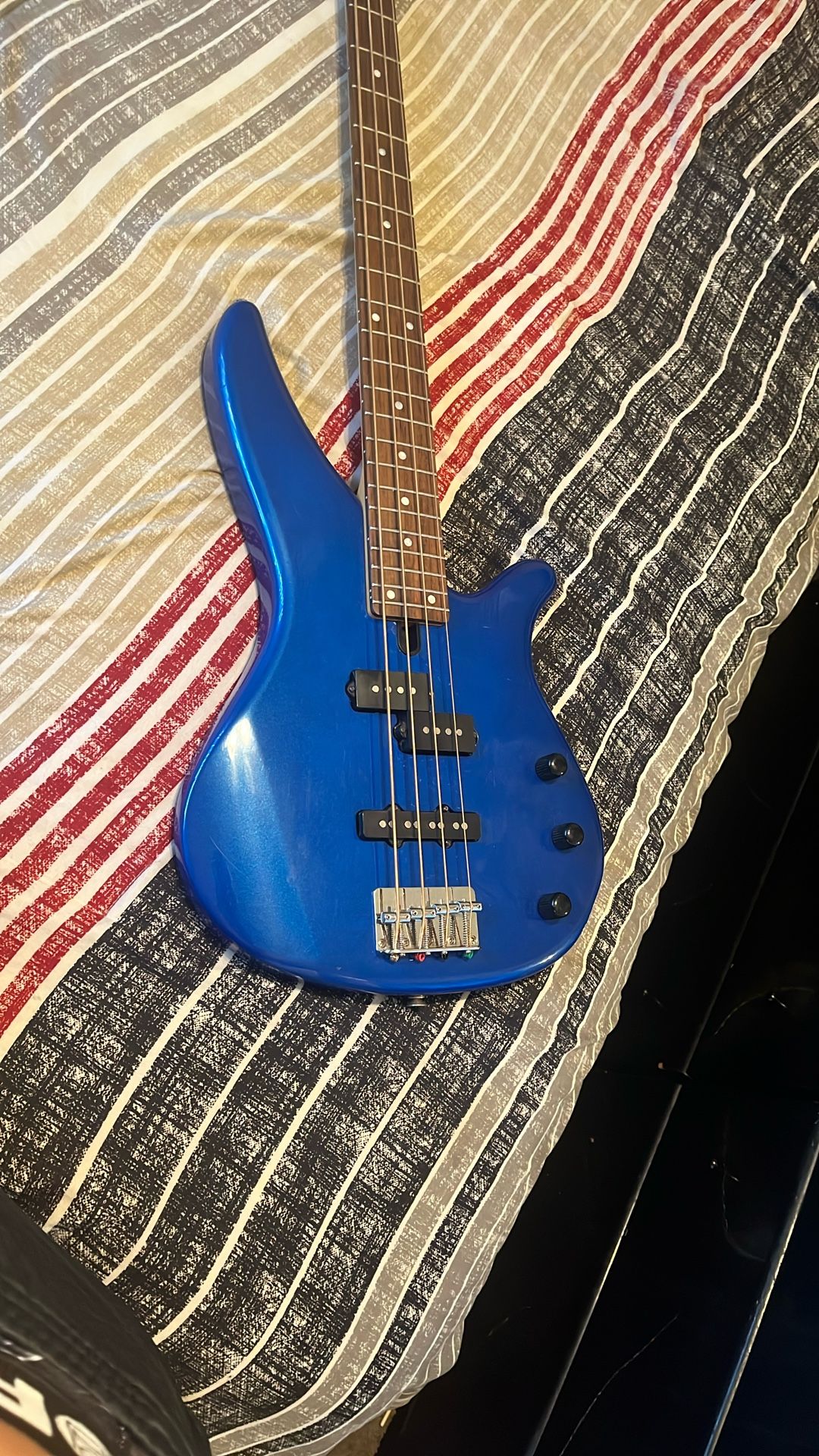 Yamaha Electric Bass Guitar