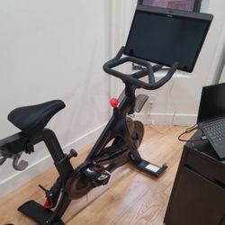 Peloton Bike+ with Swiveling Screen and Auto-Resistance - Great Condition 
