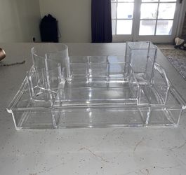 ACRYLIC MAKEUP HOLDER