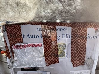 Silent Auto Gliding Elite Bassinet 