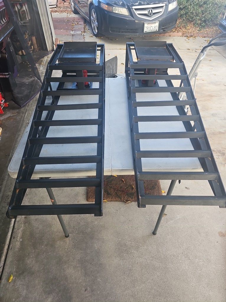 CAR RAMPS. PLEASE READ DESCRIPTION S.