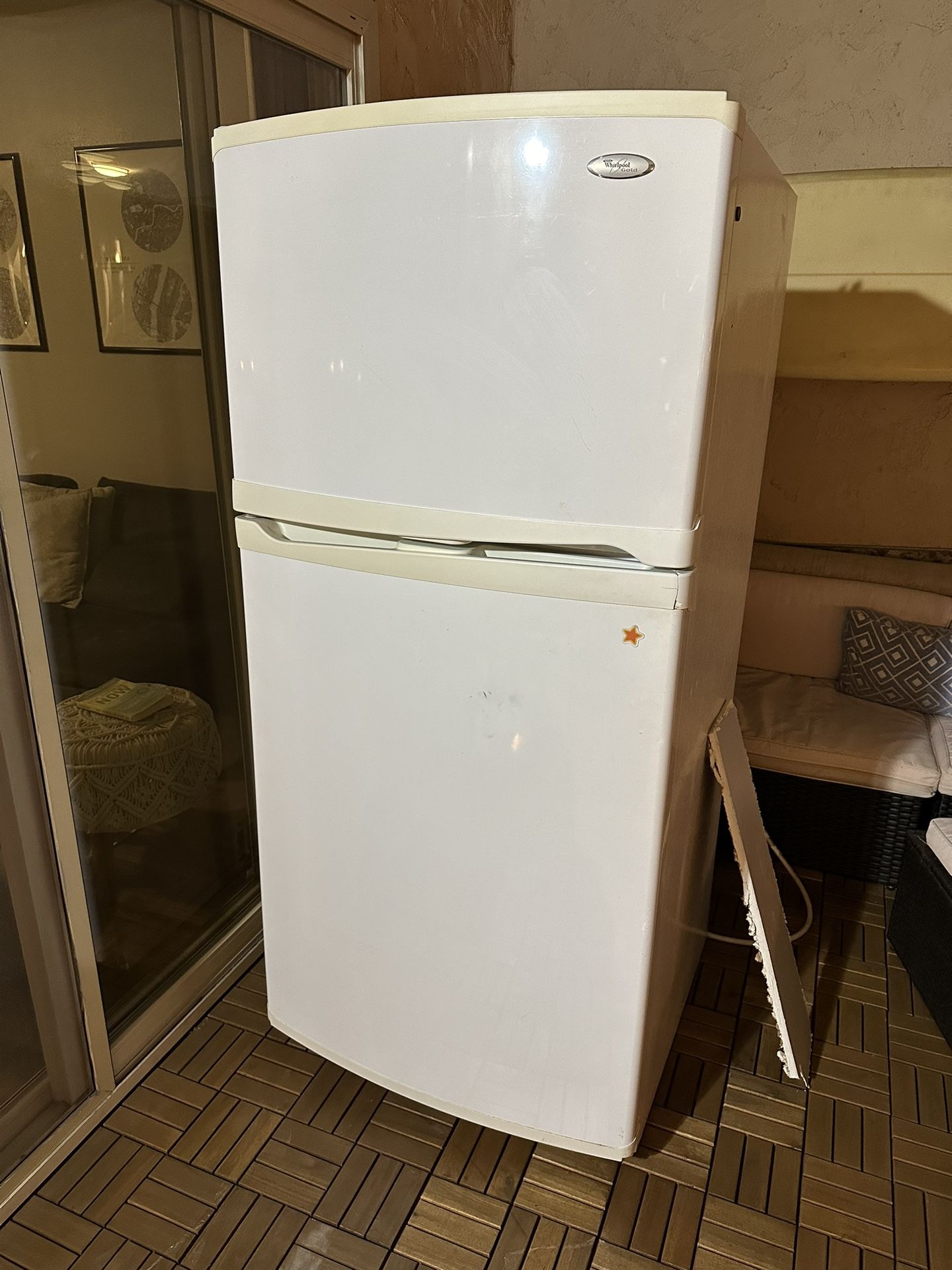 Refrigerator Whirlpool White