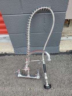 STAINLESS STEEL COMMERCIAL FAUCET with PRE-RINCE SPRAYER