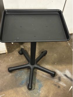 Rolling utility tray