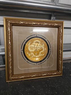 Picture. Gold dragon. China