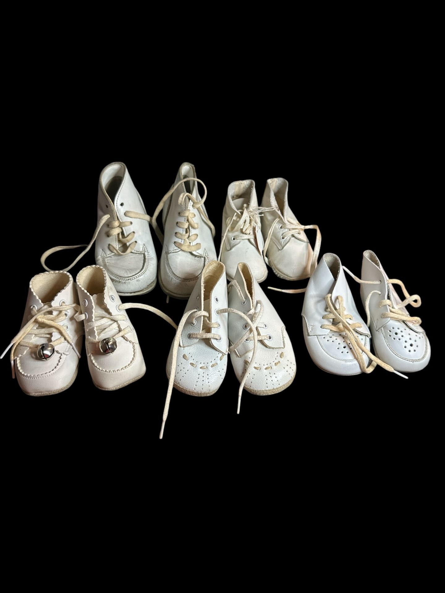 5 pair of shoes all different size 1- buster brown 1- stride rite no sure what size but I believe 3 months to 1 year range all white leather. T-77