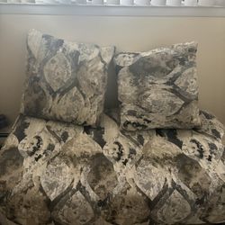 Ottoman With 2 Matching Pillows