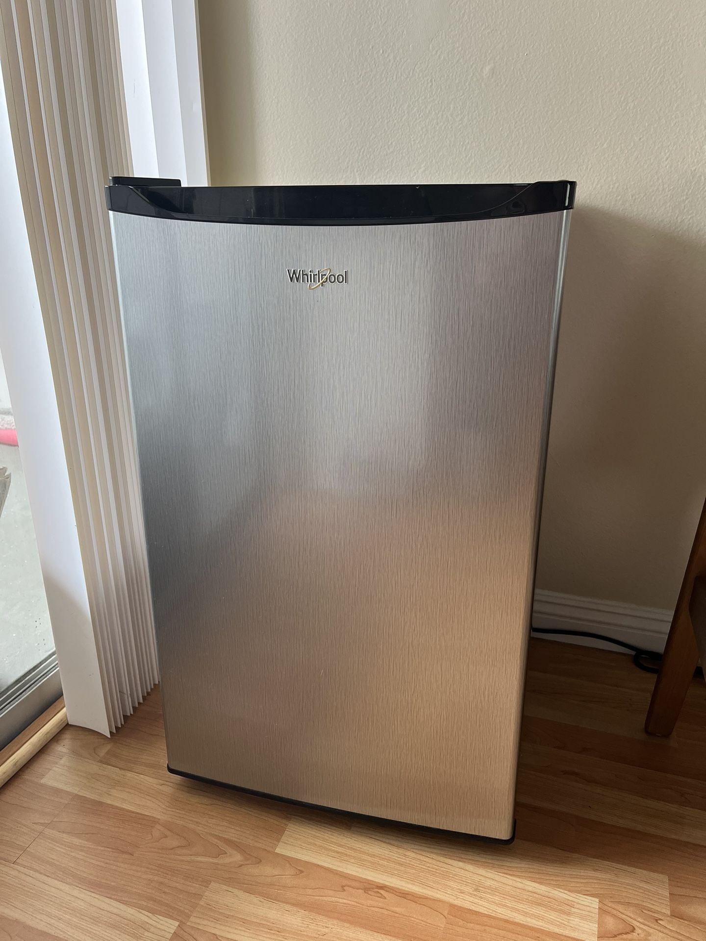 Mini Fridge For Sale!