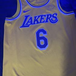 LA Lakers Lebron James Jersey 