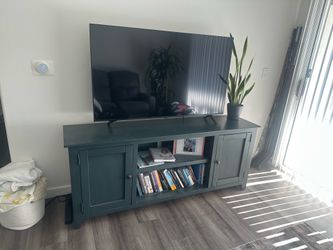 TV Stand/Entertainment Stand