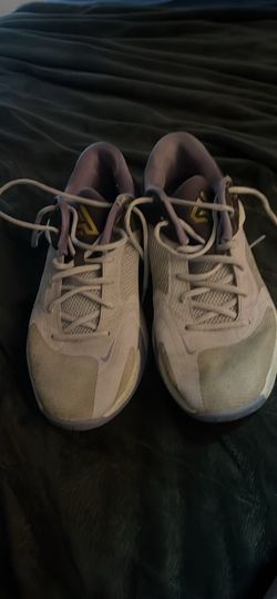 Basketball shoes size 11